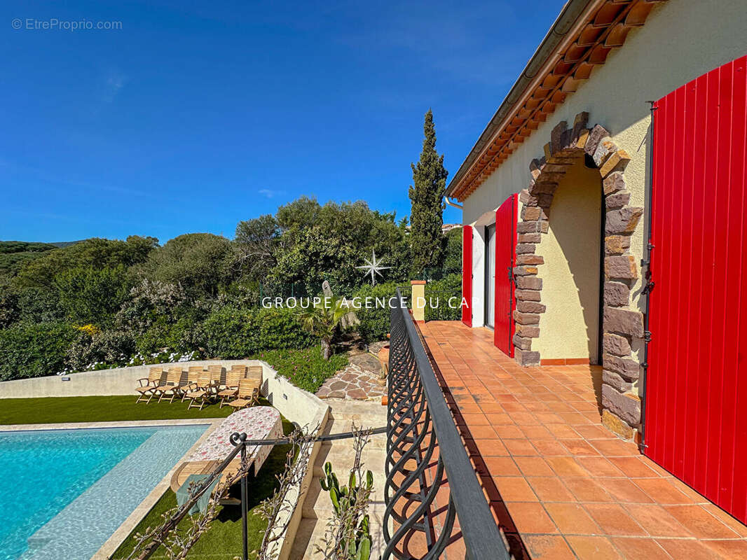 A vendre villa de charme 4 chambres terrain plat piscine parking proche mer aux issambres - photo 16
