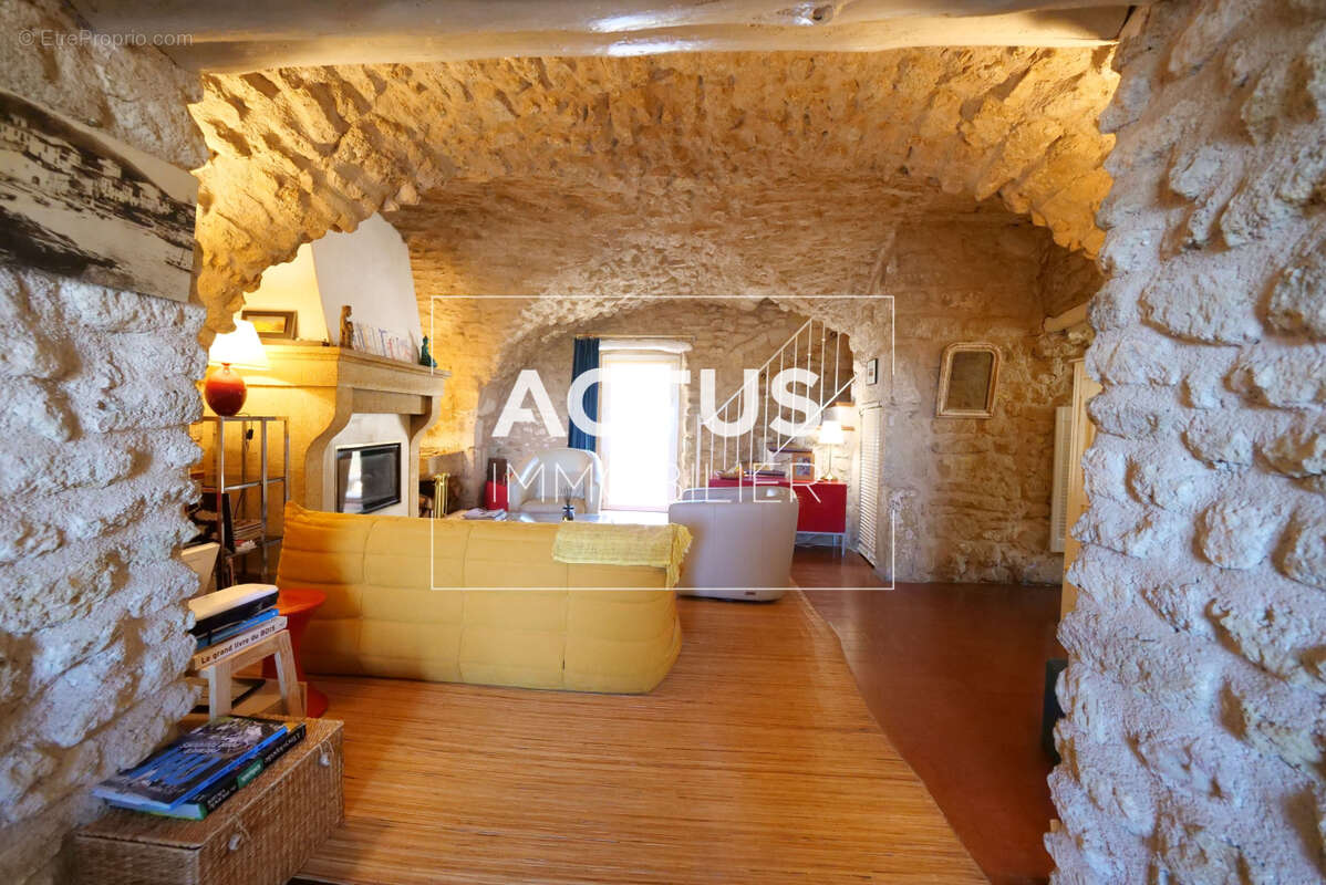 Maison à CORNILLON-CONFOUX