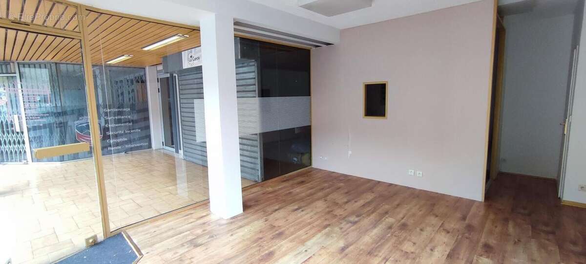 Bien Commercial À Vendre - photo 3