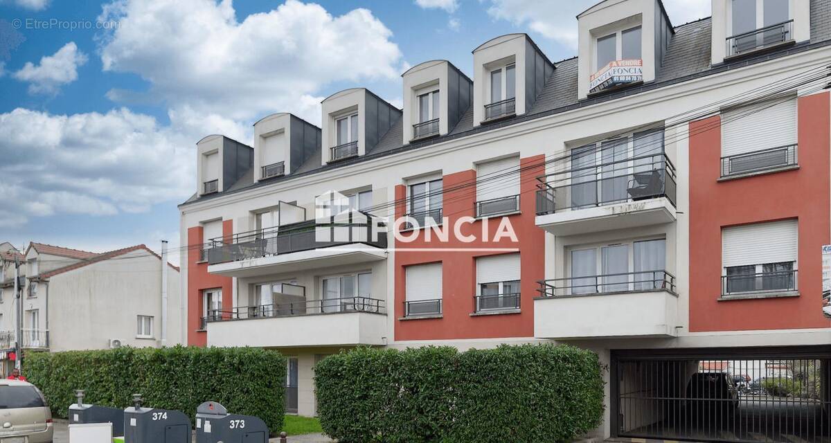 Appartement à SAINTE-GENEVIEVE-DES-BOIS