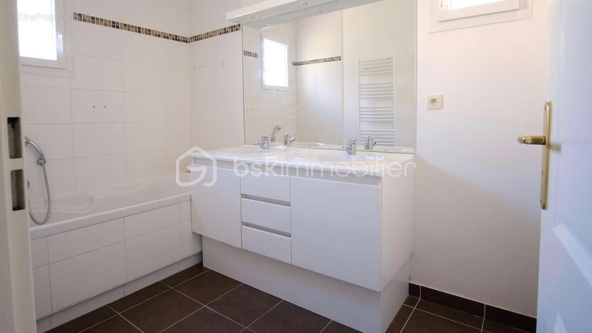 Maison familiale 130 m² – suite parentale de plain-pied, garage double - photo 12