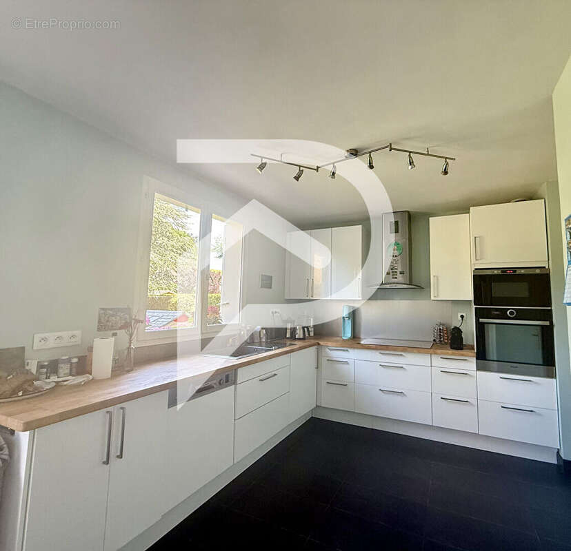 Maison à OZOIR-LA-FERRIERE