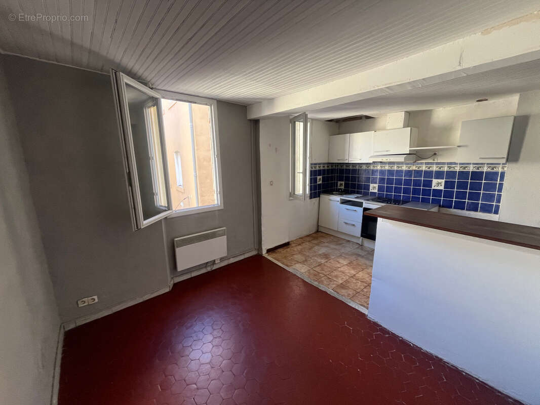 Appartement à MARSEILLE-2E
