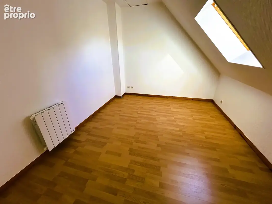 Maison familiale vivable de plain-pied 4 chambres + bureau - garage - beau terrain clos - photo 12