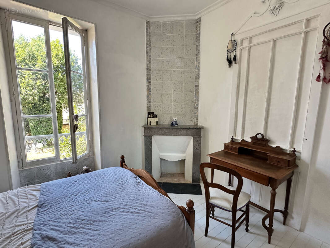 Maison à SAINT-JEAN-D'ANGELY