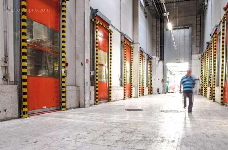 Commerce à VILLEFRANCHE-SUR-SAONE