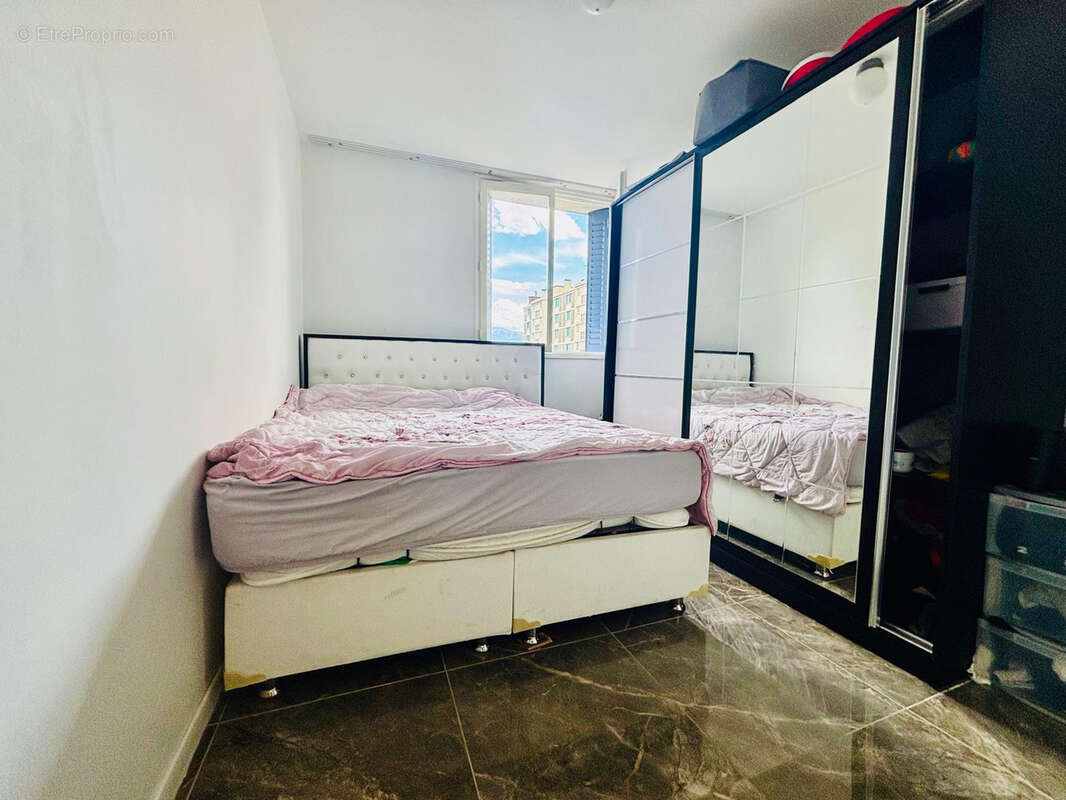 Appartement à FONTAINE