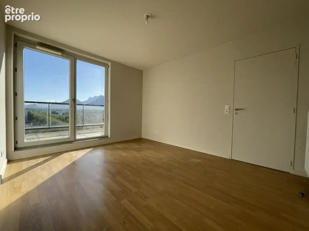 Appartement T3 terrasse et garage - photo 19