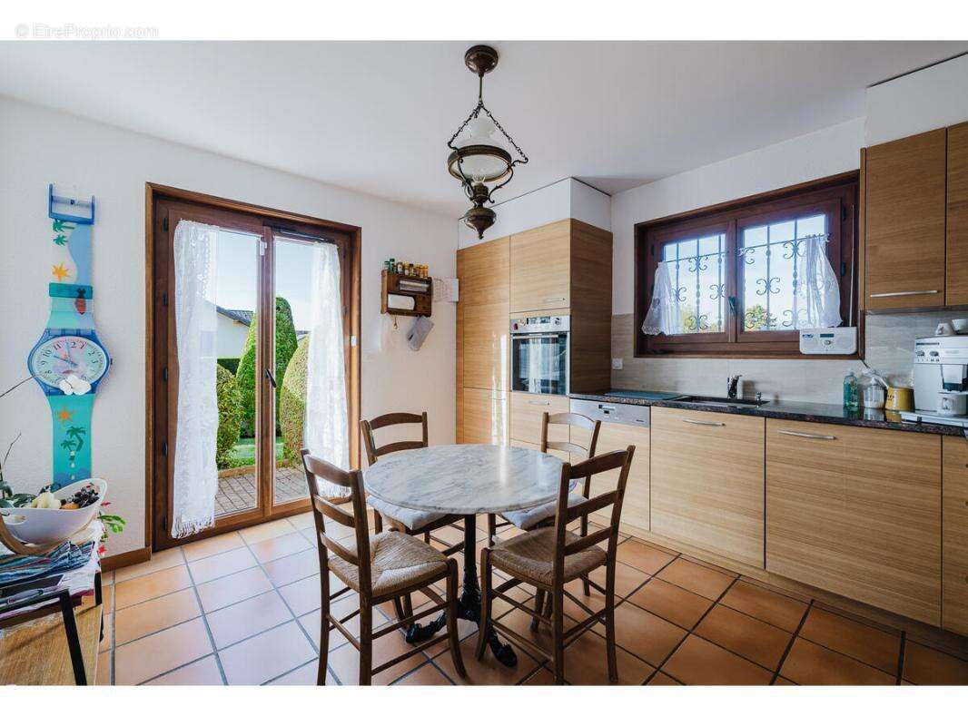 Maison à CHENS-SUR-LEMAN