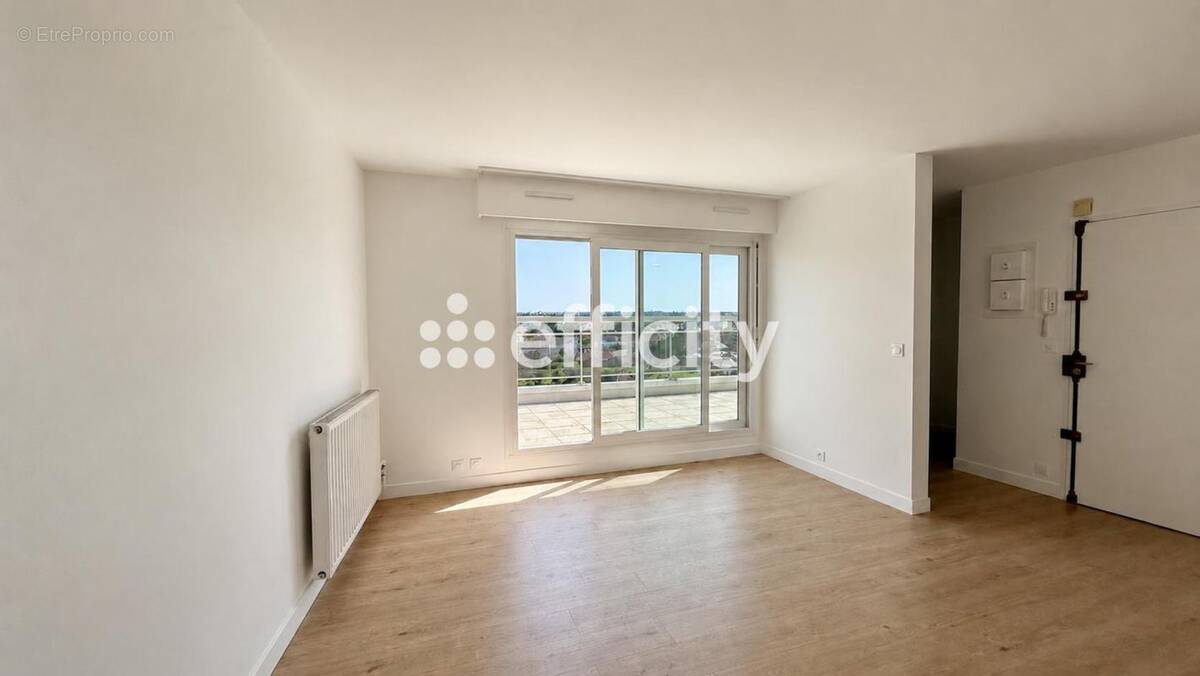 Appartement à LES PAVILLONS-SOUS-BOIS