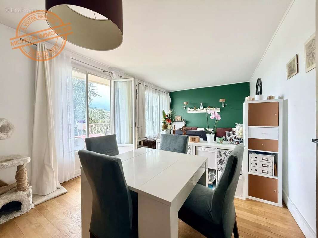 Appartement à CHAMPAGNE-AU-MONT-D'OR