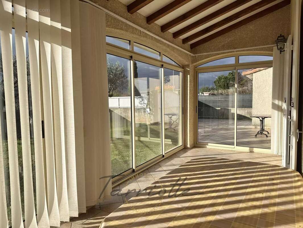 Maison à MONTELIMAR