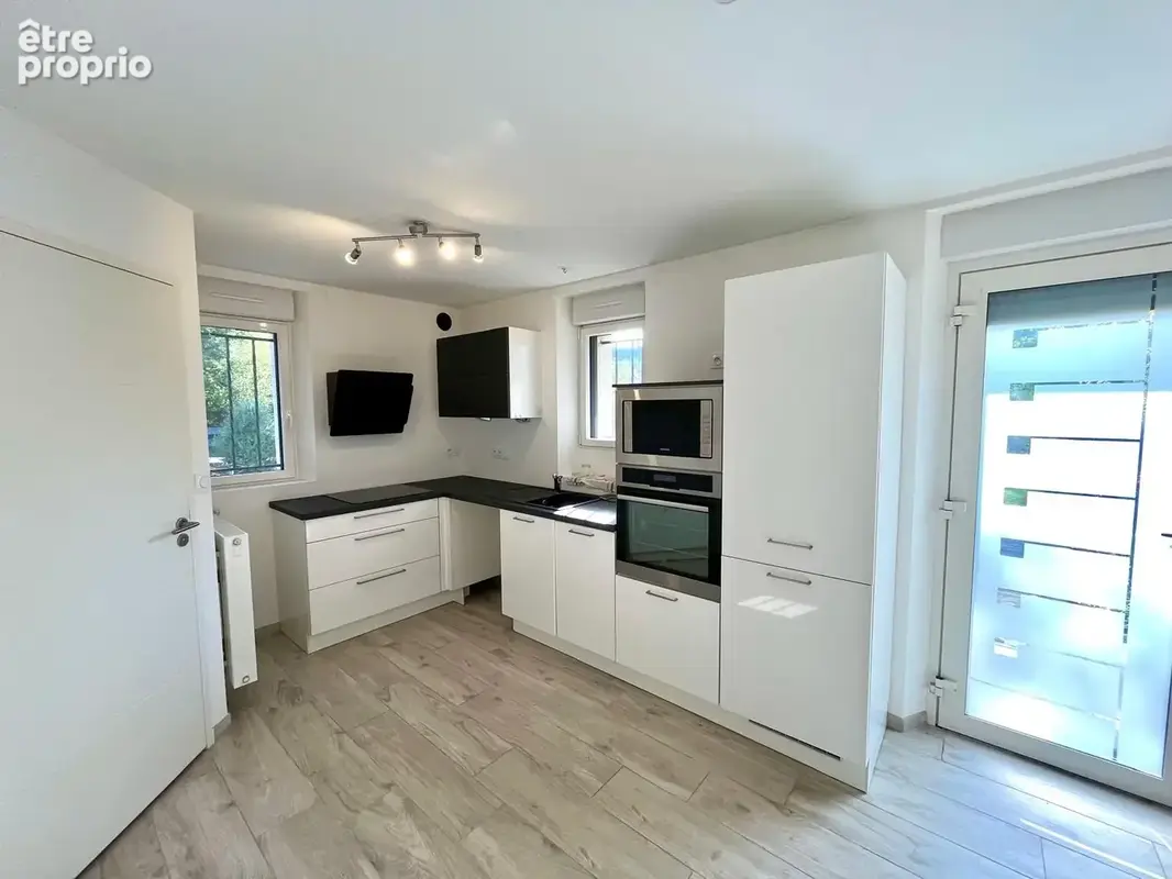 Maison 10 pièces 230 m² à vendre à Le Rheu (35650) - photo 3
