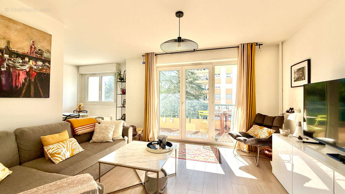 Appartement à LA MULATIERE