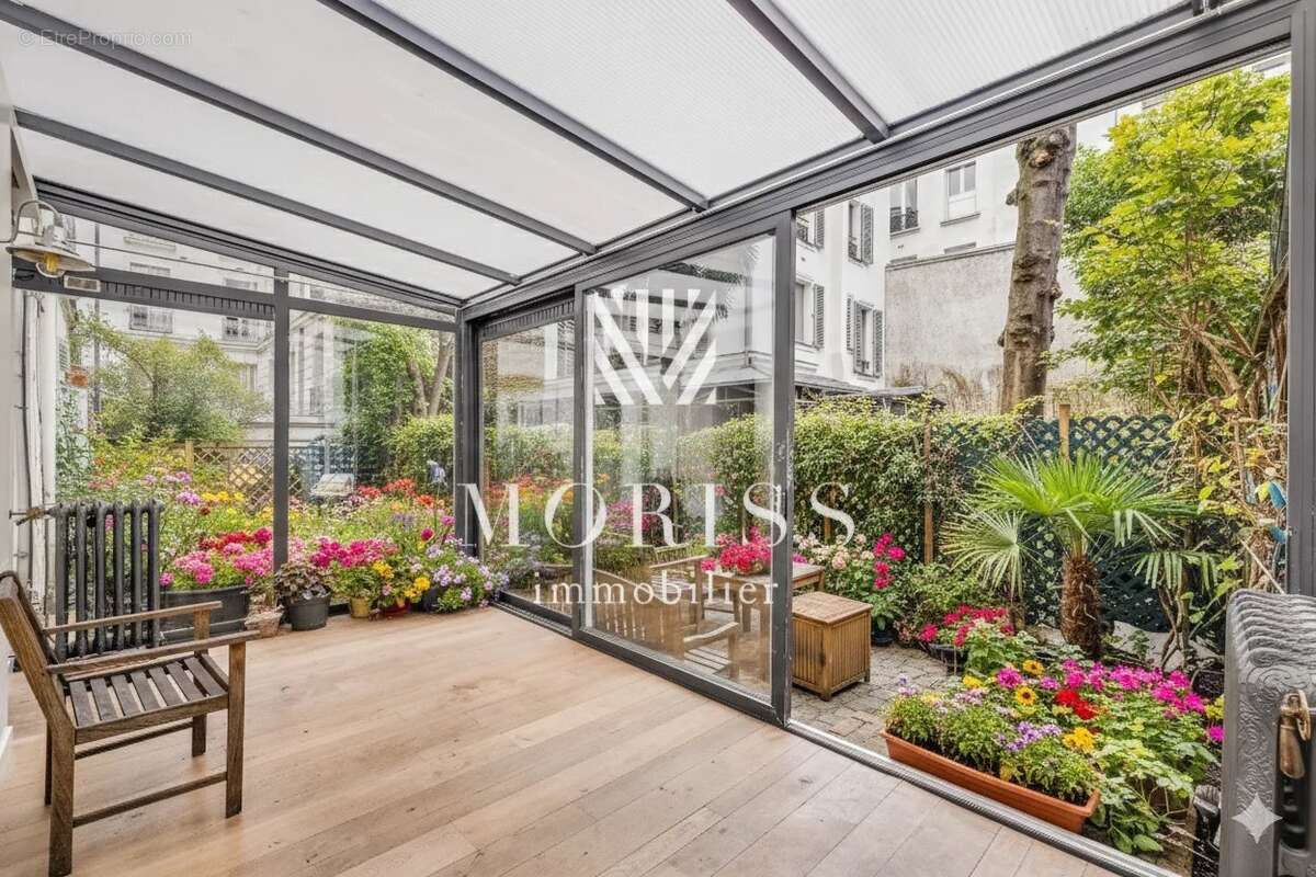 Appartement à PARIS-17E