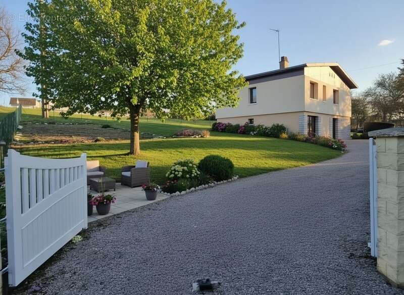 Maison à CONTREXEVILLE