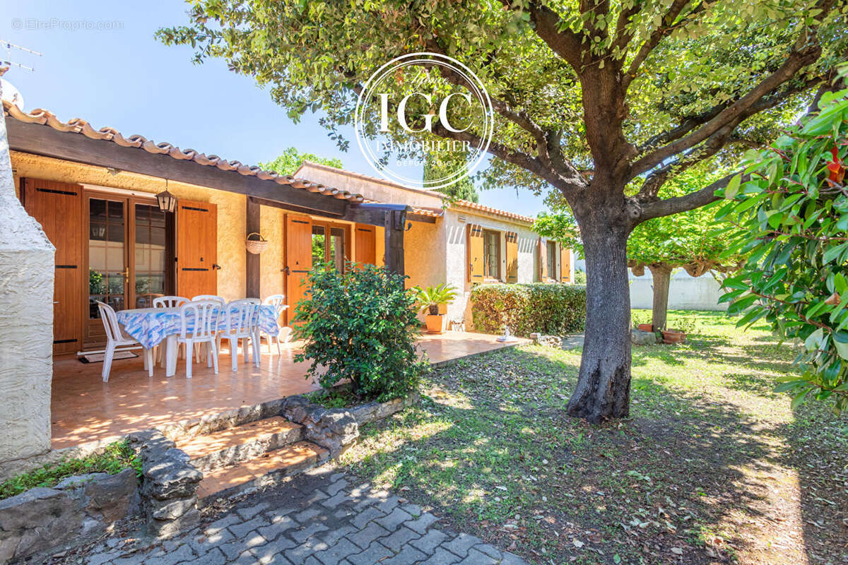 Maison à CHATEAUNEUF-LES-MARTIGUES