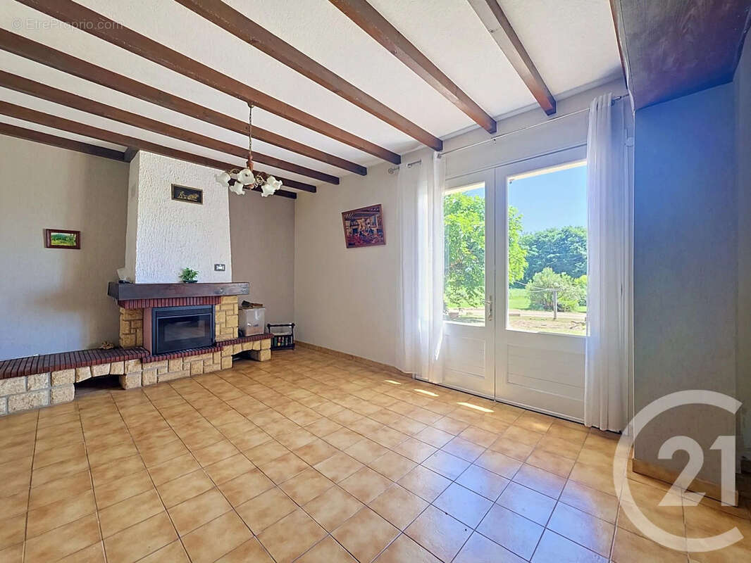 Maison à MEAUZAC