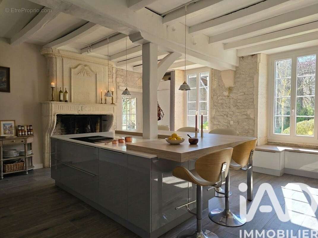 Maison 186 m² à Angeac-Champagne  - photo 6