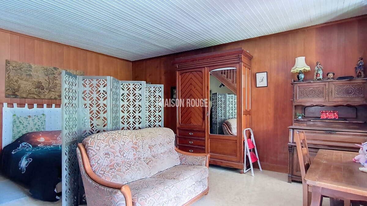 Maison à LA ROCHE-DERRIEN