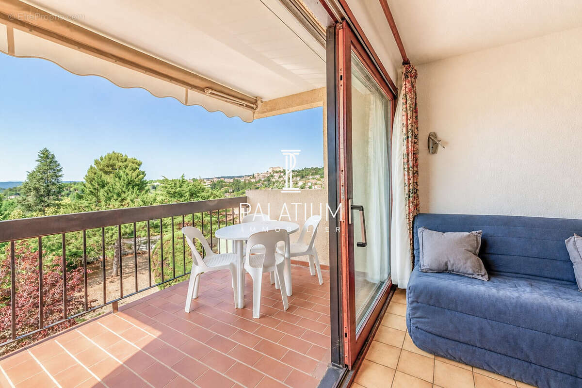 Appartement à GREOUX-LES-BAINS