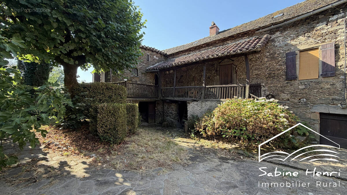 Maison à MIRANDOL-BOURGNOUNAC