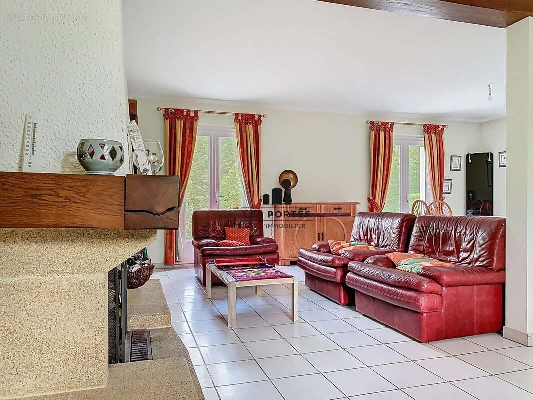 Maison à PRUNAY-SUR-ESSONNE