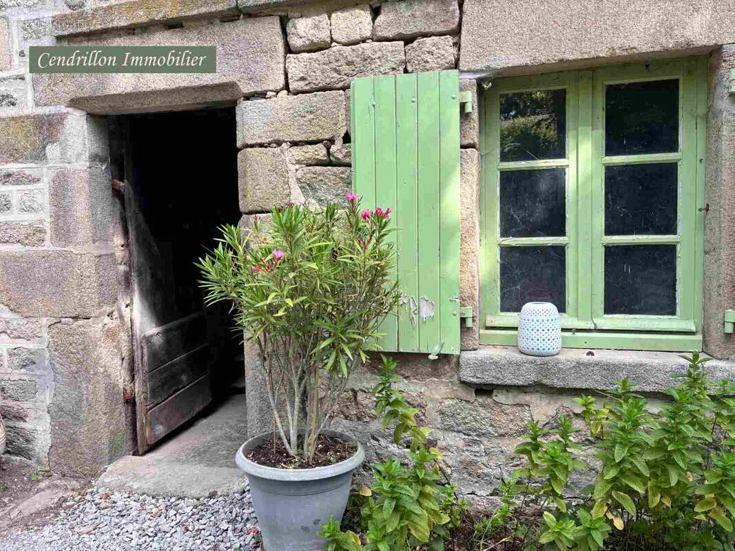 Maison en pierres 120m2, dépendances, grange et terrains, typique du bien Creusois idéal, situé dans le Parc N - photo 23