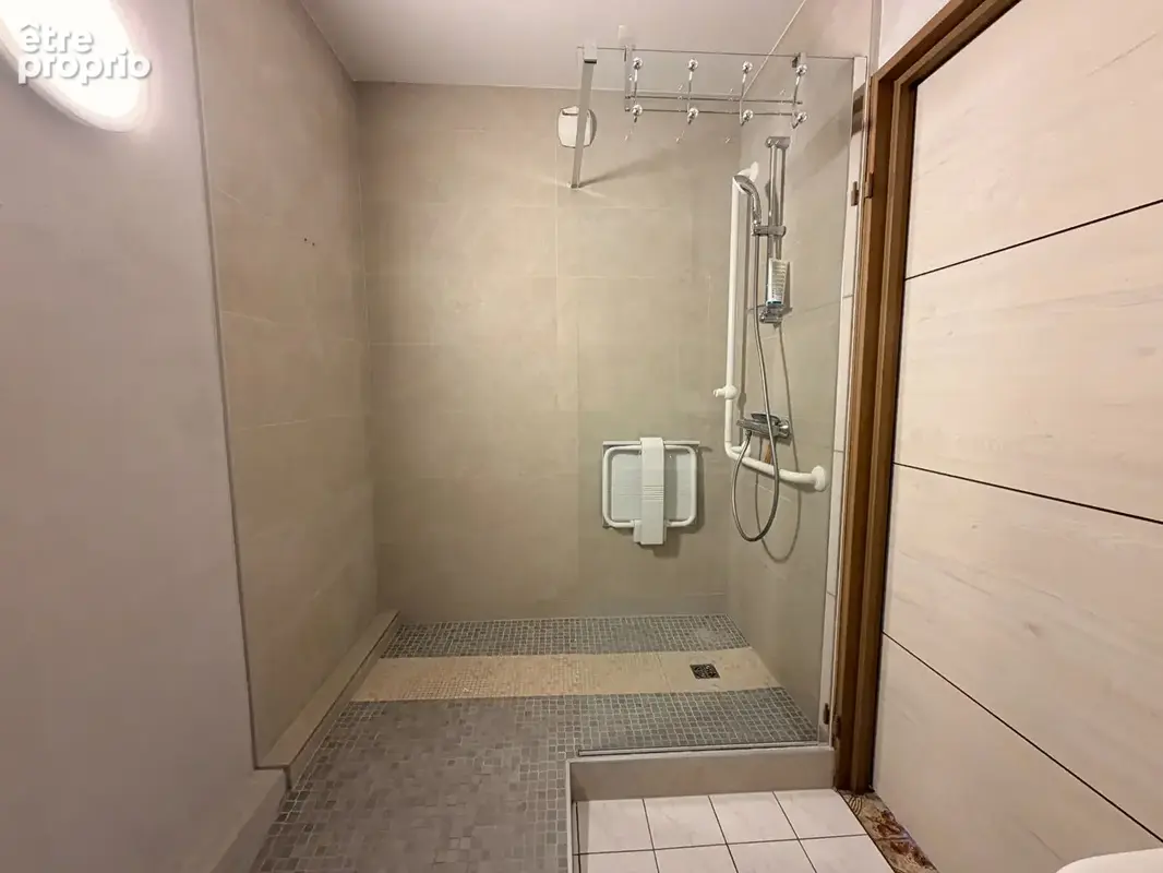 Appartement 4P 96m2 habitables avec ascenseur ! - photo 9