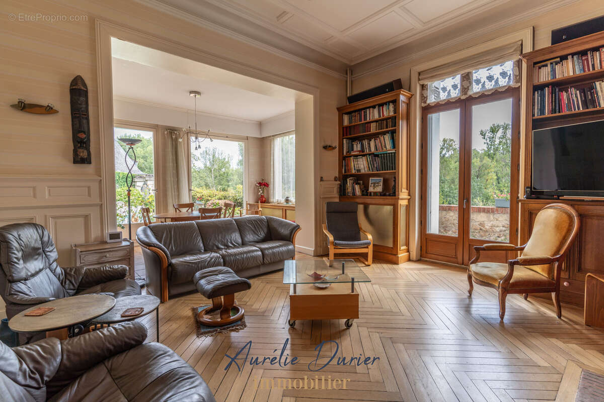 Maison à SAINT-ETIENNE-DE-CHIGNY