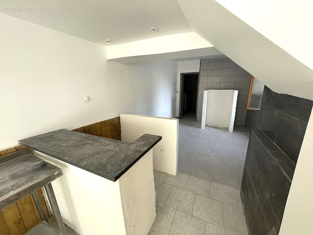 Commerce à SAINT-GERMAIN-SUR-MORIN