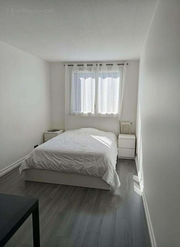 Appartement à COMBS-LA-VILLE