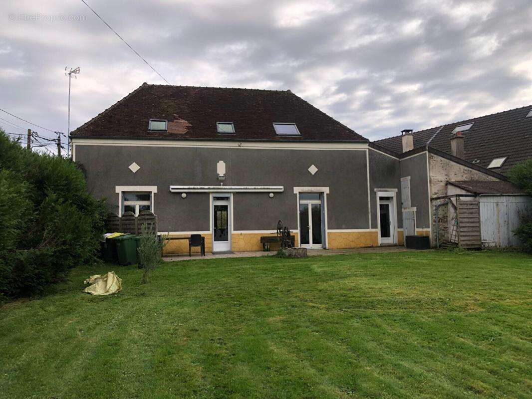 Maison de caractère -192 m² - Terrain 1 435 m² - photo 3