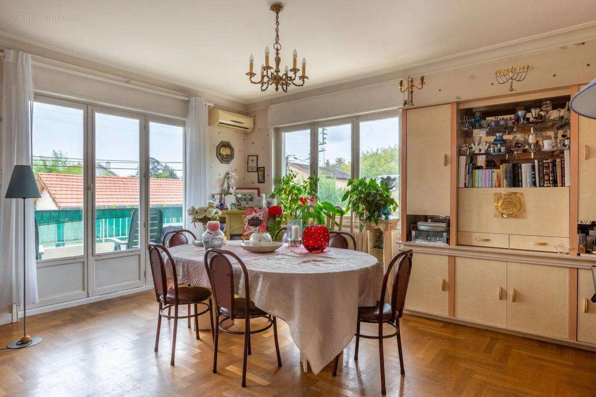 Maison à TASSIN-LA-DEMI-LUNE