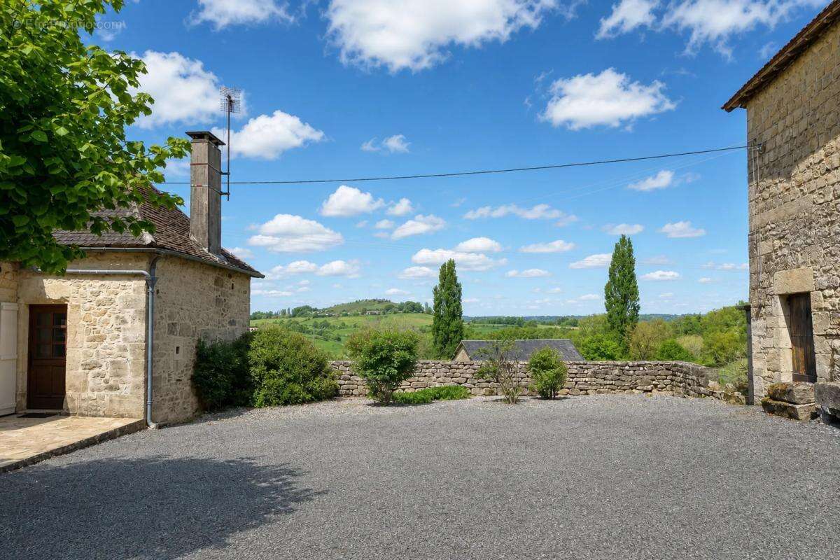 Maison à SEGONZAC