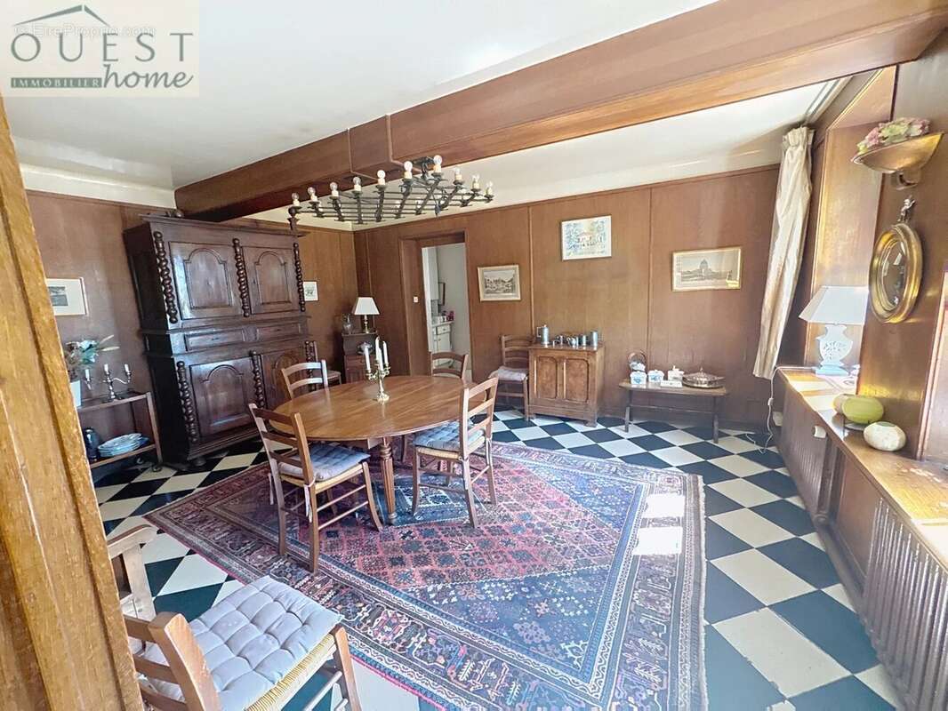 Maison à CHARBONNIERES-LES-BAINS