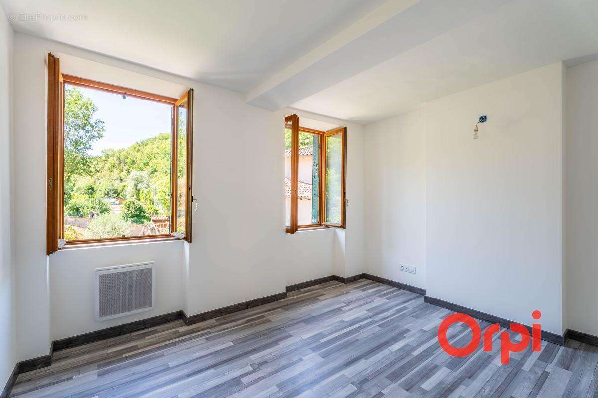 Maison de village rénovée – 2 chambres – Garage – Terrasse – Aucun travaux - photo 8