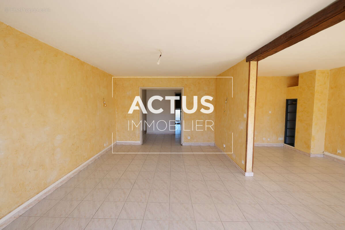 Appartement à SALON-DE-PROVENCE