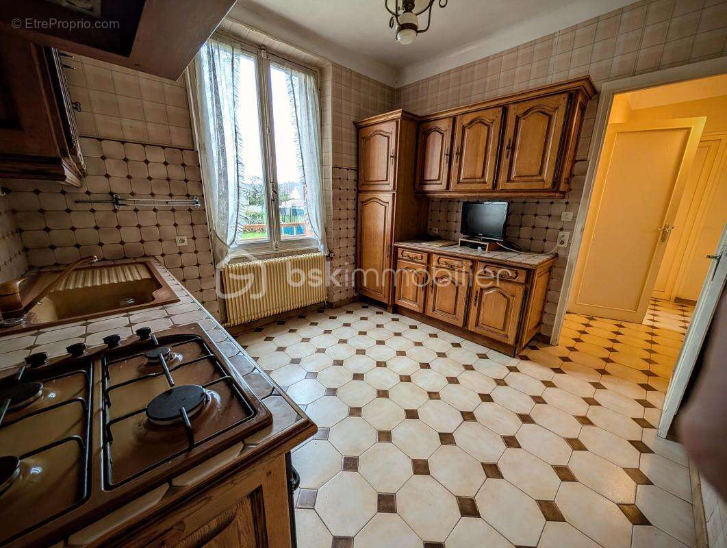 Maison à SAINT-PIERRE-LES-NEMOURS