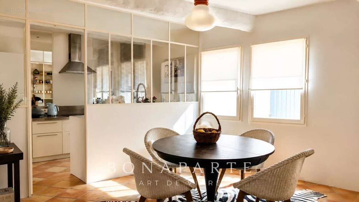 Proche de saint-remy-de-provence - maison de village  de caractere avec annexe - photo 3