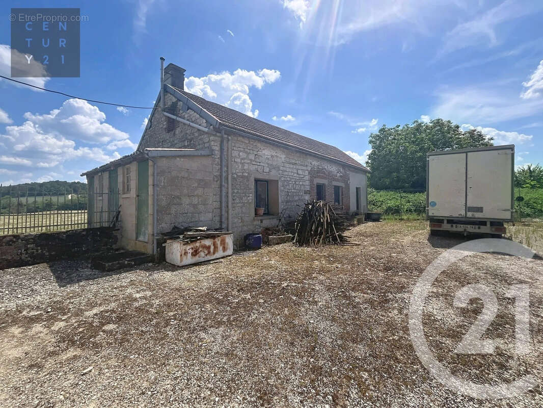 Maison 175 m² à Bertignolles  - photo 4