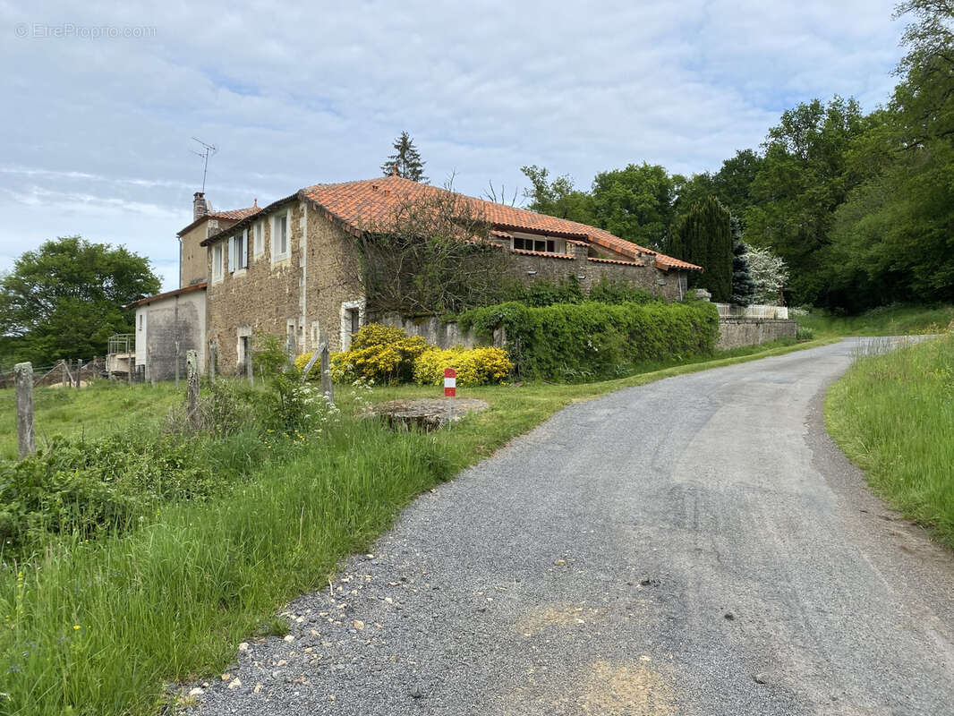 Maison à ROUMAZIERES-LOUBERT
