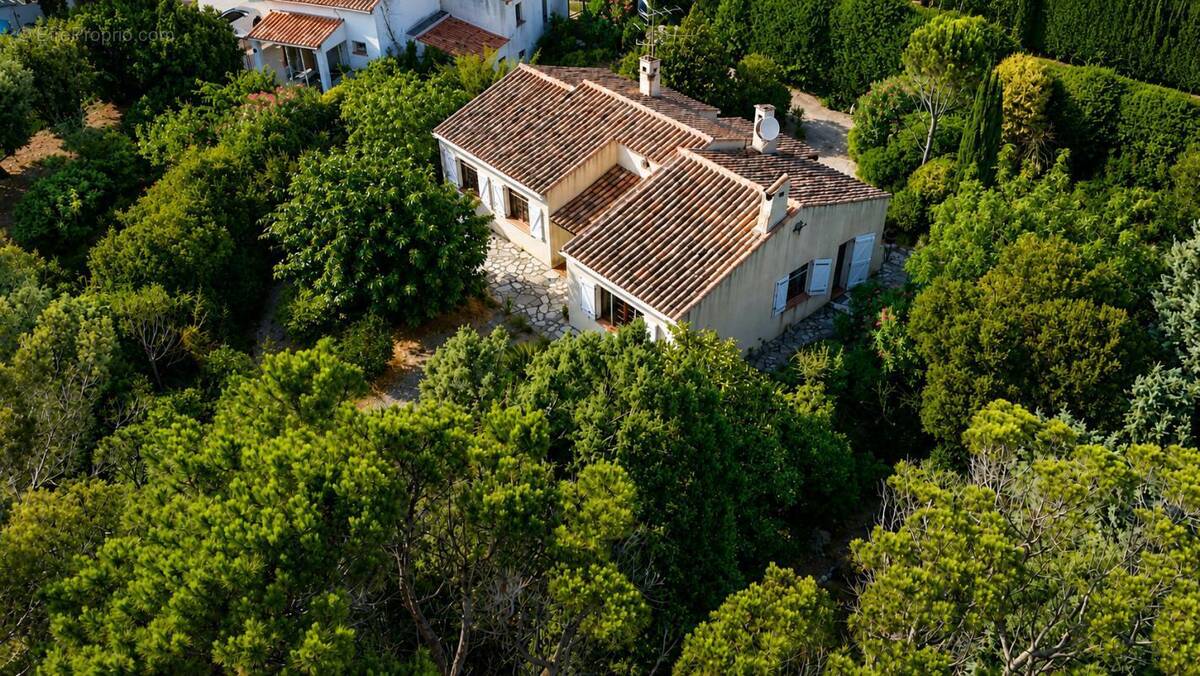 Maison à FREJUS