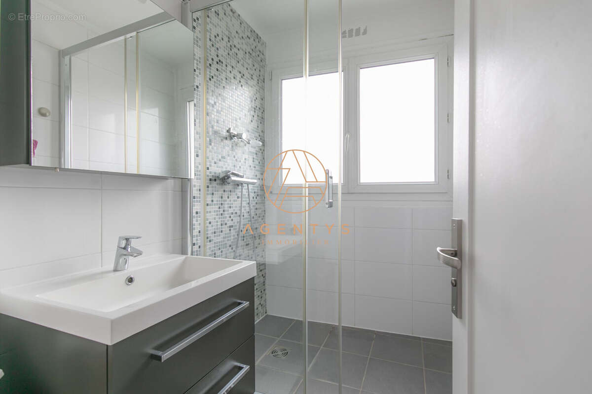 Appartement à SAINT-MAUR-DES-FOSSES