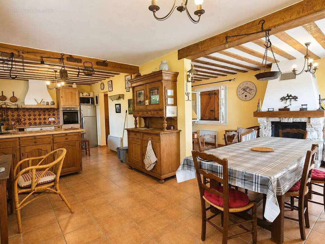 Caussols – Maison de campagne avec garage, atelier et grand terrain clos - photo 6