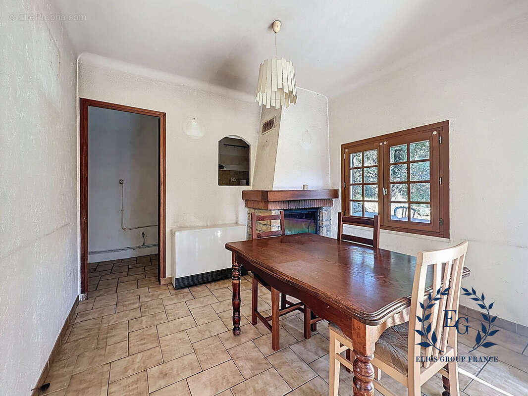Maison à FLASSANS-SUR-ISSOLE
