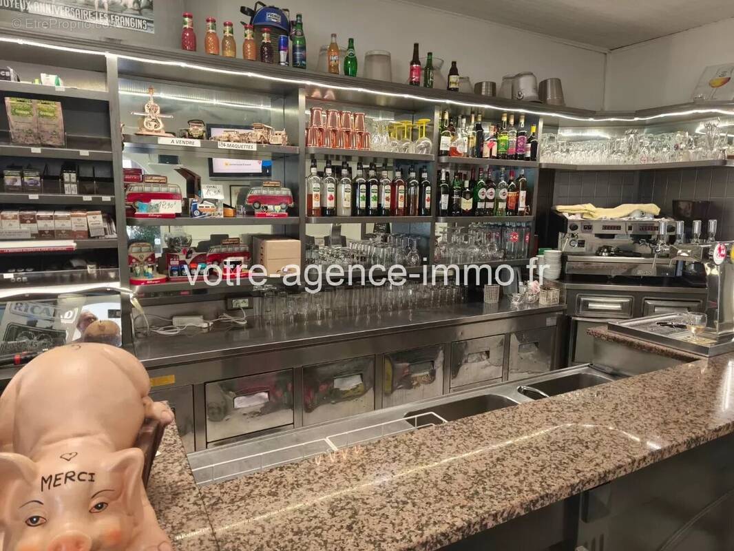 Commerce à COLOMARS