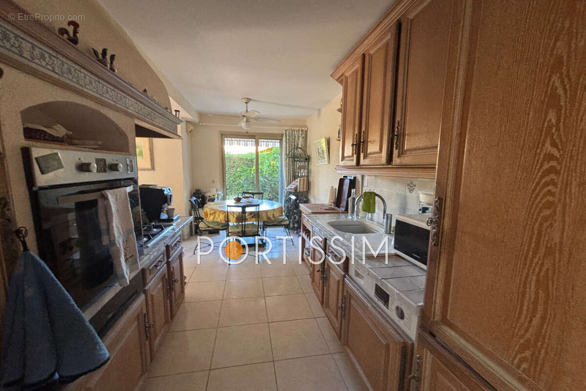 Appartement à SAINT-LAURENT-DU-VAR