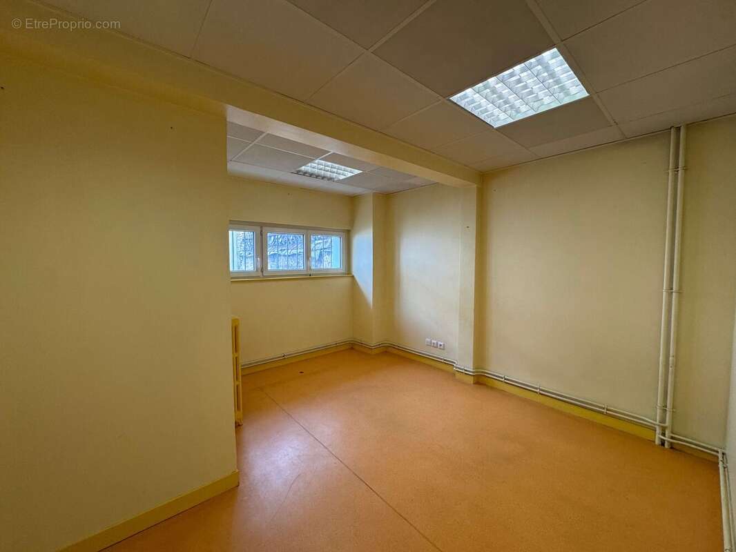 Commerce 100 m² à Charleville-Mezieres  - photo 21