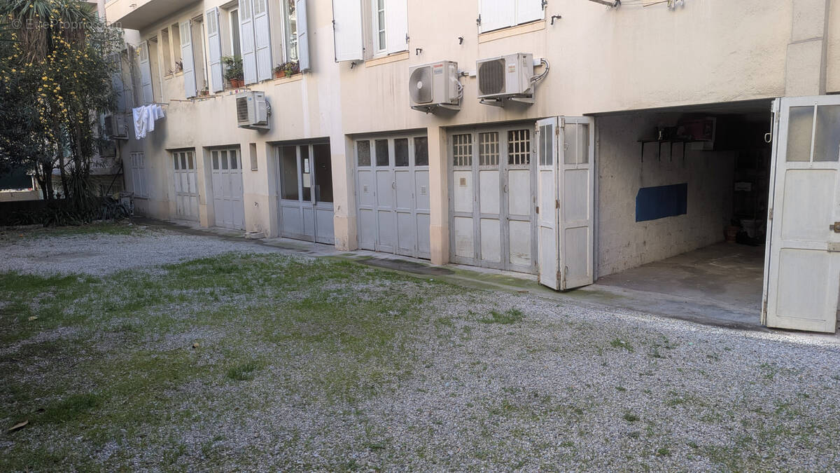 Parking à NICE